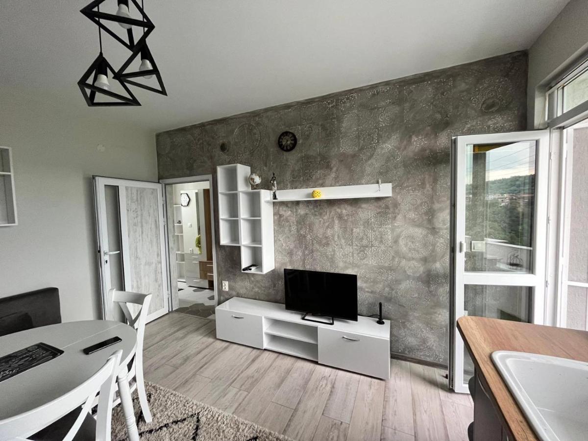 Apartment Enina ヴェリコ・タルノヴォ エクステリア 写真